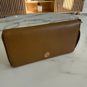 Tory Burch Robinson Continental Zip Leather Wallet/Wristlet